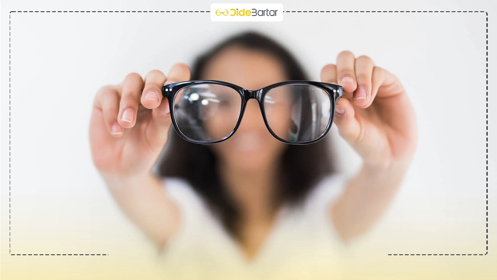 آیا عینک زدن باعث گودی زیر چشم میشود؟